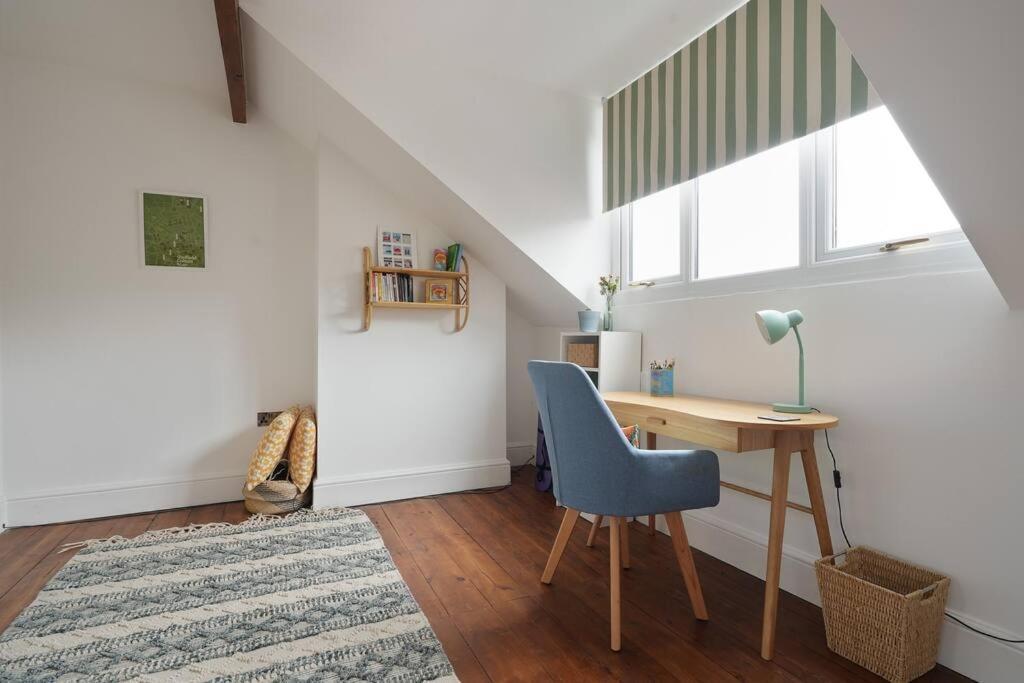 Penryhn House - Spacious 3 Bed Home From Home, Great For Families, Groups & Workers With Free Parking - Hosted By Stay Host Save Sheffield Exterior photo